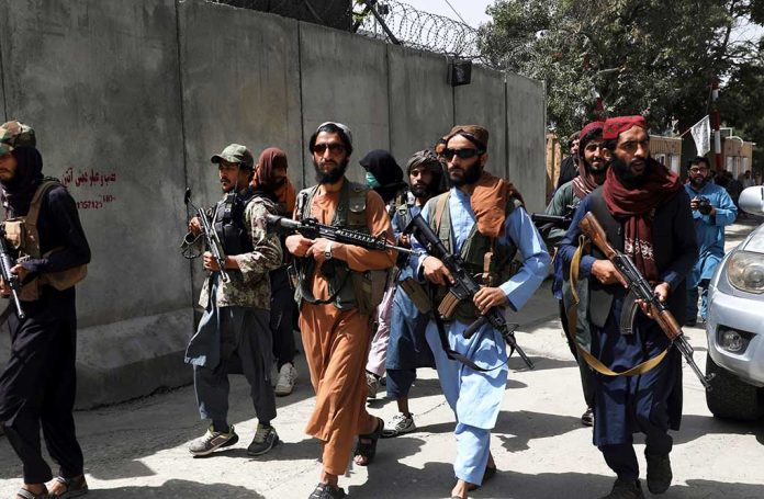 US Weapons Sold by Taliban on Black Market