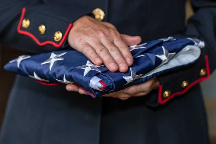 Marine Veteran Dies After Fighting Off Armed Robber