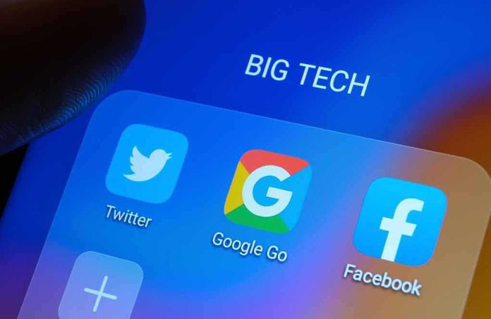 Smartphone screen folder with big tech app icons