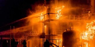 Moscow Burned Overnight — On The One Day Putin Needed It QUIET Firefighters battle industrial facility blaze at night